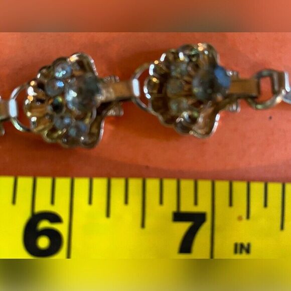 Women’s Bracelet Gold Tone Sea Shells Rhinestones 7” - Picture 4 of 4